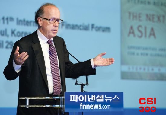 经济学家警告称 冠状病毒病例激增正导致美国双底衰退和美元崩溃