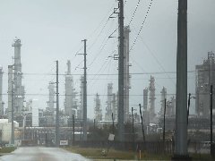 中国要求大型炼油企业暂停柴油和汽油出口