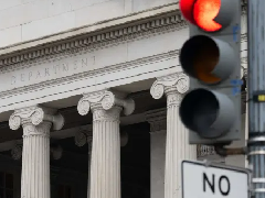 智库预测：随着特朗普损失1.7万亿美元关税收入 美国国家债务2036年将达58万亿