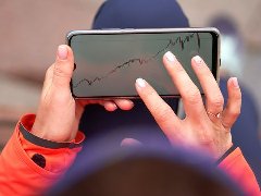 特朗普发布扭转市场推文前数分钟 神秘交易员大手笔入场股票与原油期货