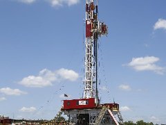 原油企业预见油价破百 为何却纷纷暂缓扩产计划